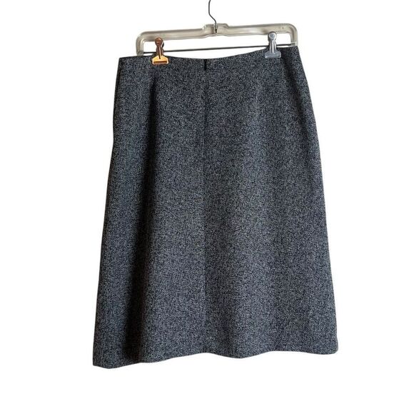 Melrose grey tweed like shirt with flower‎ detail. - Picture 6 of 7